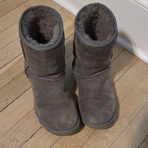 Gray Ugg Boots Classic Short Womens Size 7